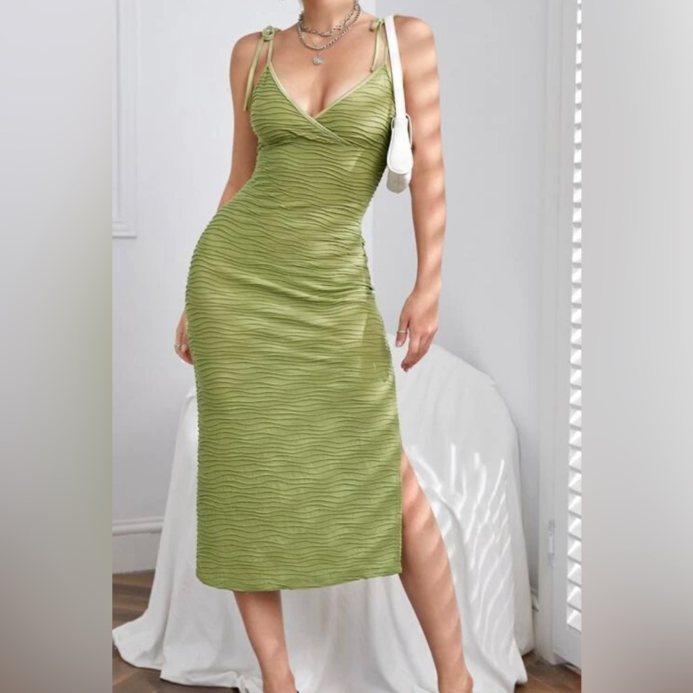 🛍️🛍️Bundle 3 for $20🛍️🛍️SHEIN…Green midi dress